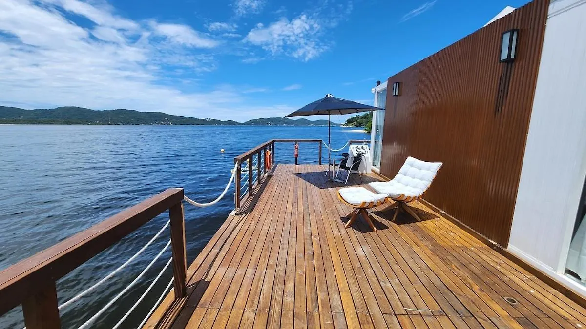 Πλωτό κατάλυμα Sky Summer Summer Boat Florianópolis